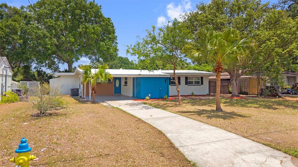 10221 N FLEETWOOD DRIVE, Tampa, FL 33612