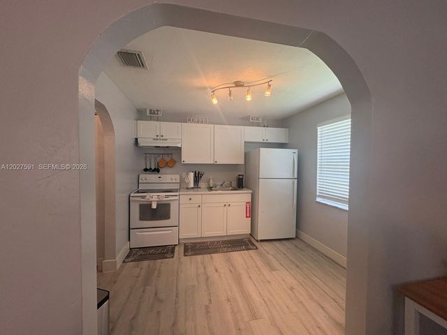 201 Columbus Pkwy A, Hollywood, FL 33021
