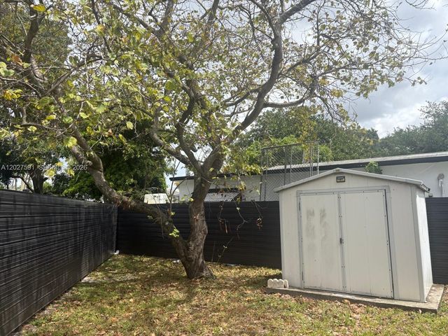 201 Columbus Pkwy A, Hollywood, FL 33021