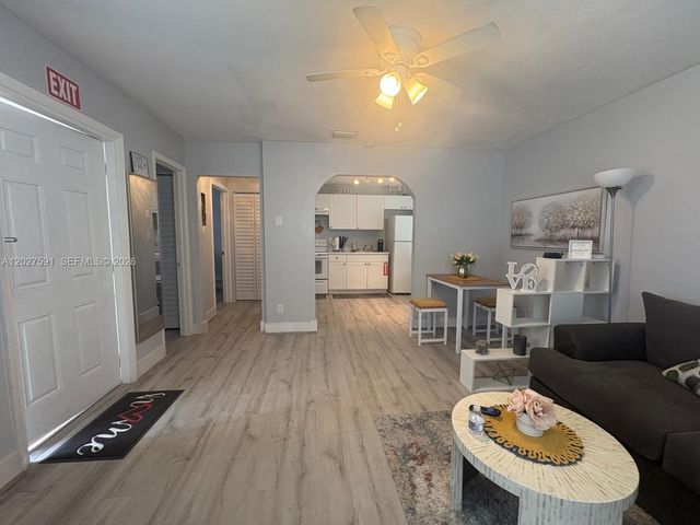 201 Columbus Pkwy A, Hollywood, FL 33021