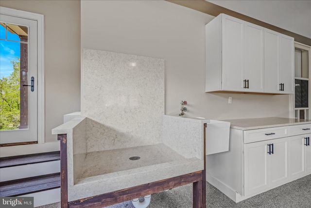 271 CORNELIUS GROVE RD, Martinsburg, WV 25404