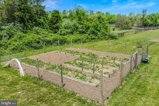 271 CORNELIUS GROVE RD, Martinsburg, WV 25404