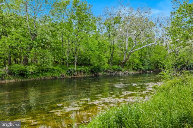 271 CORNELIUS GROVE RD, Martinsburg, WV 25404