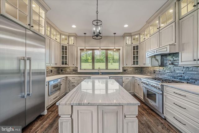 271 CORNELIUS GROVE RD, Martinsburg, WV 25404