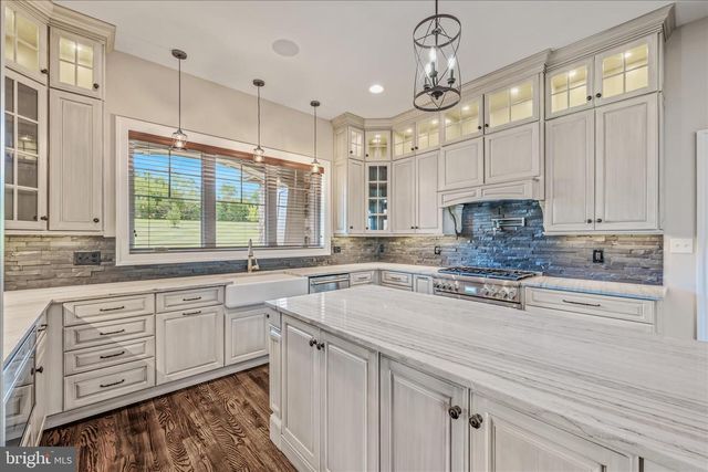 271 CORNELIUS GROVE RD, Martinsburg, WV 25404