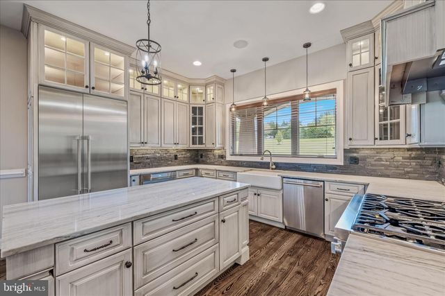 271 CORNELIUS GROVE RD, Martinsburg, WV 25404