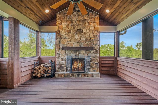 271 CORNELIUS GROVE RD, Martinsburg, WV 25404