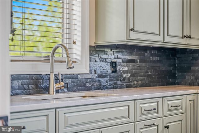 271 CORNELIUS GROVE RD, Martinsburg, WV 25404