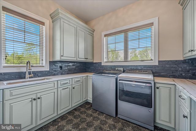 271 CORNELIUS GROVE RD, Martinsburg, WV 25404