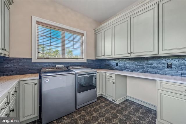 271 CORNELIUS GROVE RD, Martinsburg, WV 25404