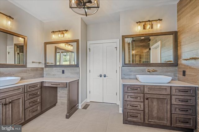 271 CORNELIUS GROVE RD, Martinsburg, WV 25404