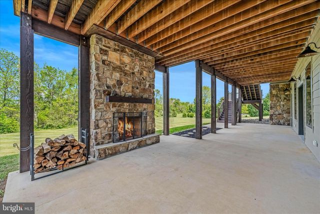 271 CORNELIUS GROVE RD, Martinsburg, WV 25404