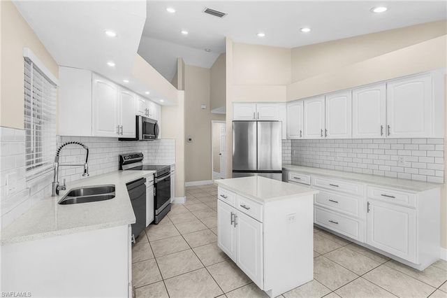 1204 SE 5th TER, Cape Coral, FL 33990
