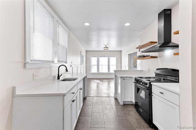 131 Mclean Street, Highland Park, MI 48203