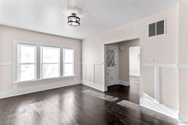 131 Mclean Street, Highland Park, MI 48203