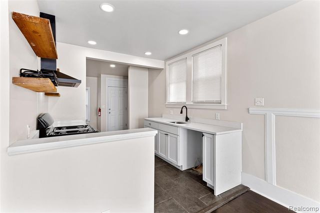 131 Mclean Street, Highland Park, MI 48203