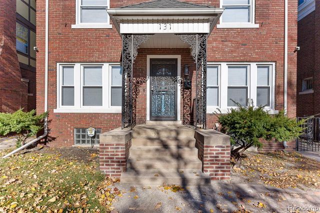 131 Mclean Street, Highland Park, MI 48203