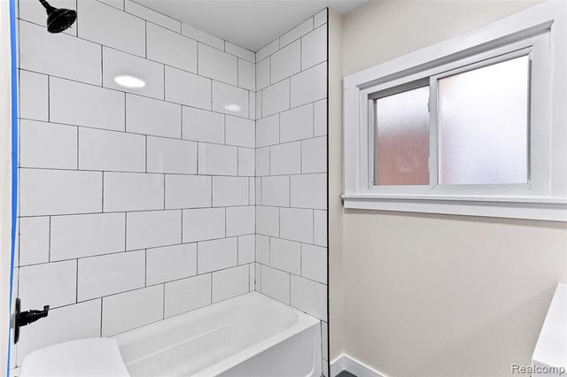 131 Mclean Street, Highland Park, MI 48203