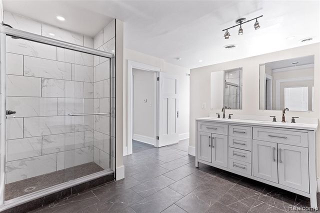 131 Mclean Street, Highland Park, MI 48203