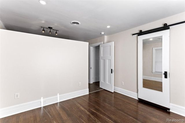 131 Mclean Street, Highland Park, MI 48203