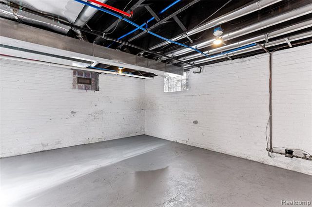 131 Mclean Street, Highland Park, MI 48203