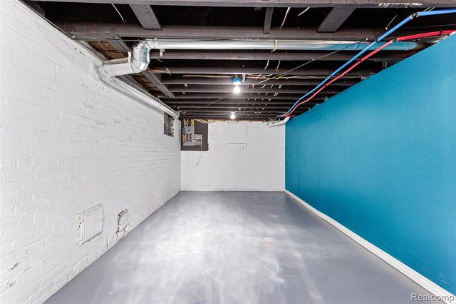 131 Mclean Street, Highland Park, MI 48203