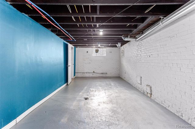 131 Mclean Street, Highland Park, MI 48203