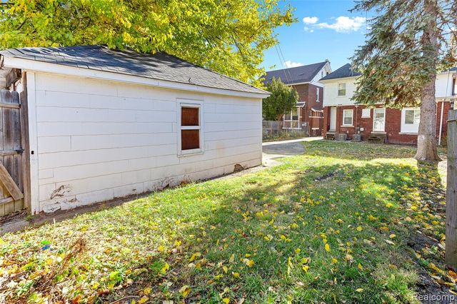 131 Mclean Street, Highland Park, MI 48203