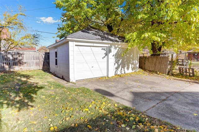 131 Mclean Street, Highland Park, MI 48203