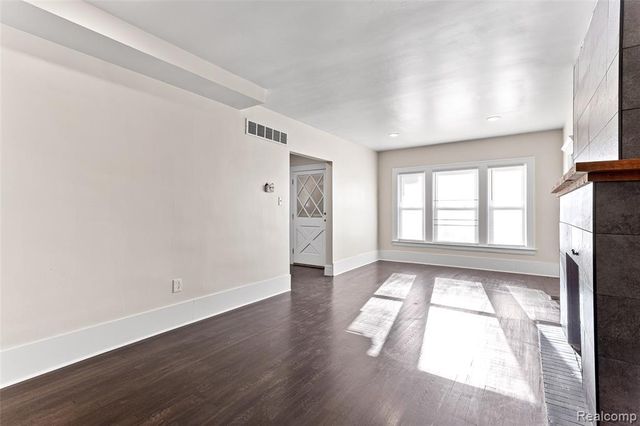 131 Mclean Street, Highland Park, MI 48203