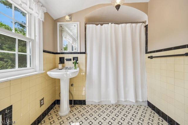 150 W End Pl, Cranford Twp., NJ 07016