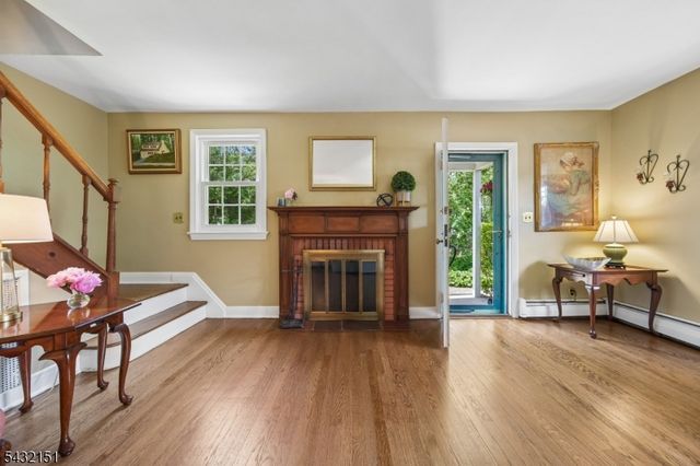 150 W End Pl, Cranford Twp., NJ 07016
