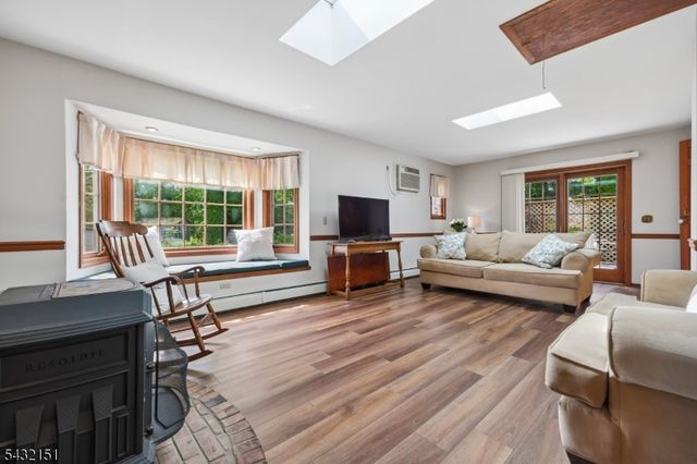 150 W End Pl, Cranford Twp., NJ 07016