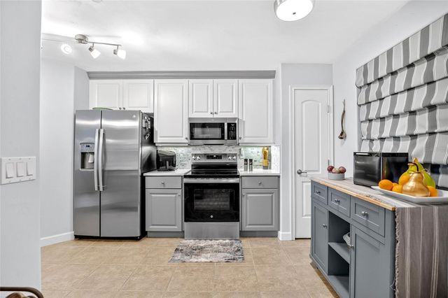 424 LUNA BELLA LANE 415, New Smyrna Beach, FL 32168