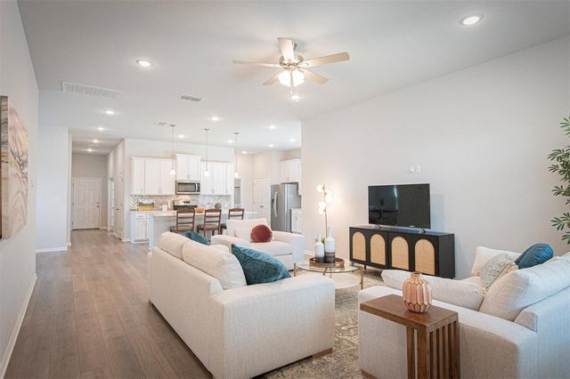 249 Treadwell LN, Kyle, TX 78640
