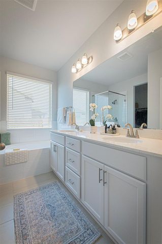 249 Treadwell LN, Kyle, TX 78640