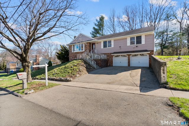 450 Emerald Place, Stratford, CT 06615