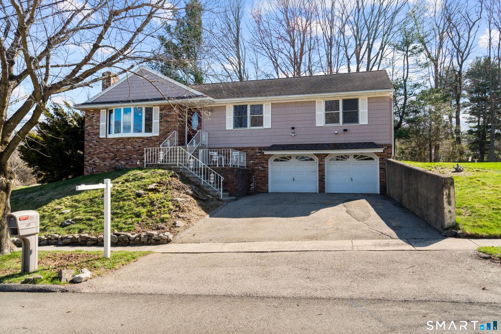 450 Emerald Place, Stratford, CT 06615