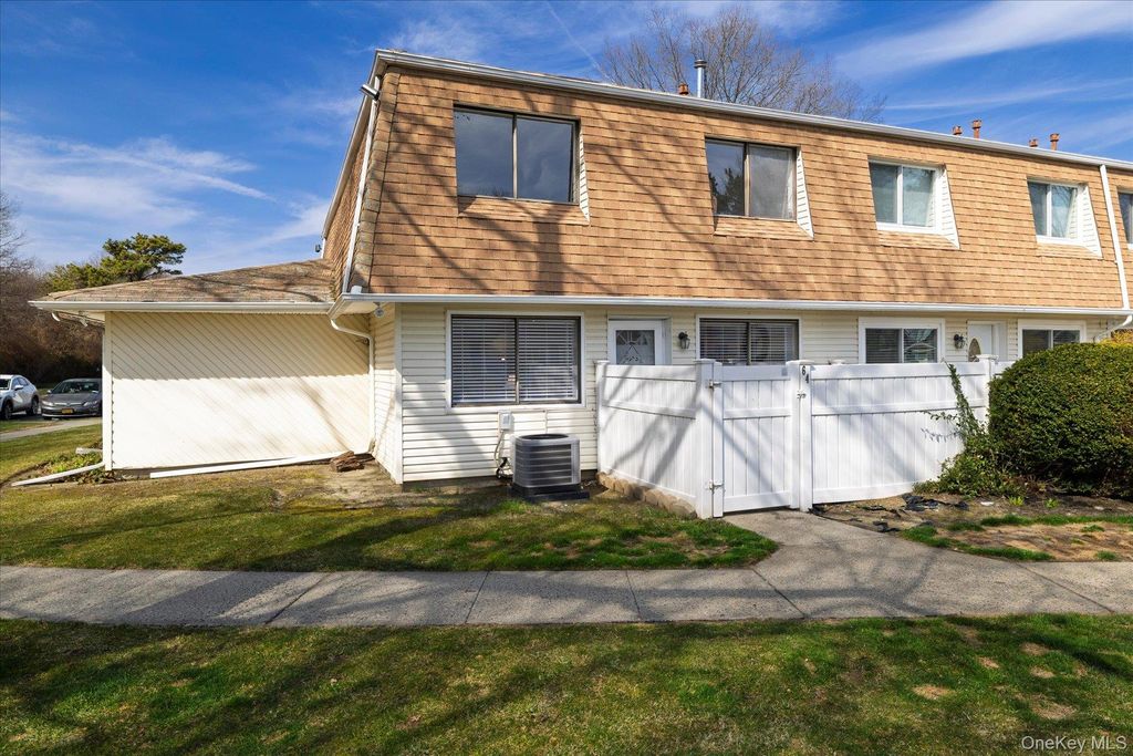 64 Storm Drive, Holtsville, NY 11742