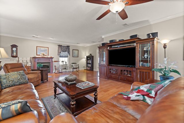 466 Colson Cove Drive, Bronston, KY 42518