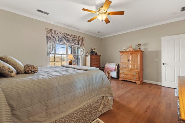 466 Colson Cove Drive, Bronston, KY 42518