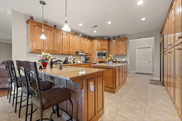 466 Colson Cove Drive, Bronston, KY 42518