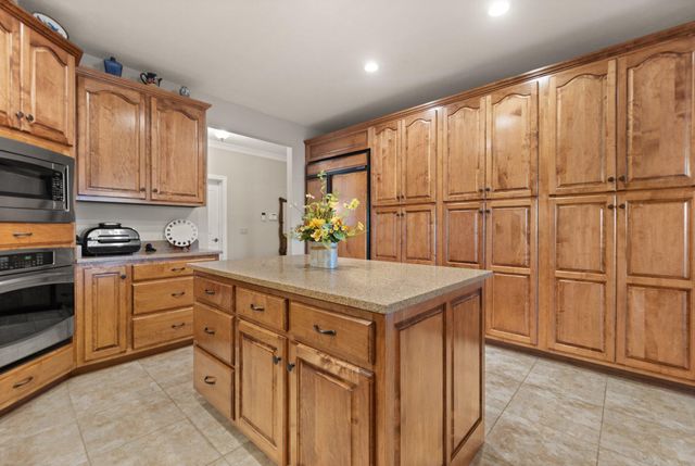 466 Colson Cove Drive, Bronston, KY 42518