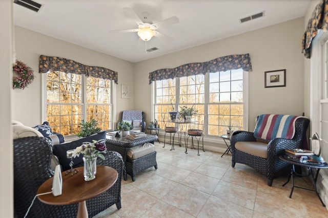 466 Colson Cove Drive, Bronston, KY 42518