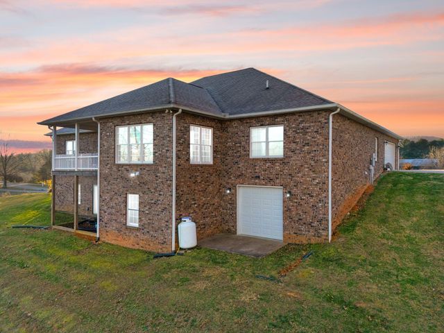 466 Colson Cove Drive, Bronston, KY 42518