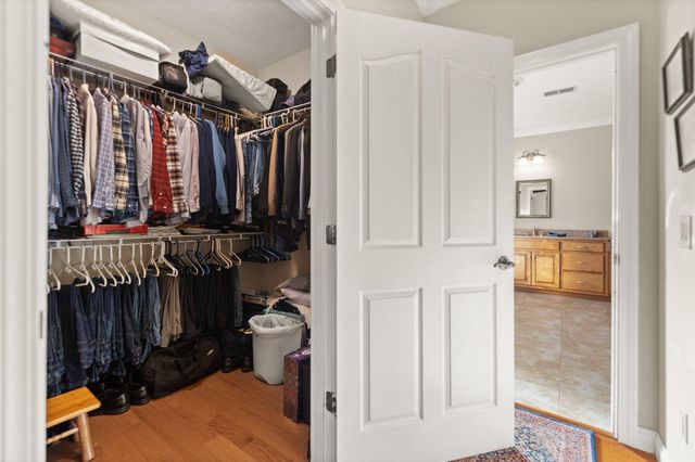 466 Colson Cove Drive, Bronston, KY 42518