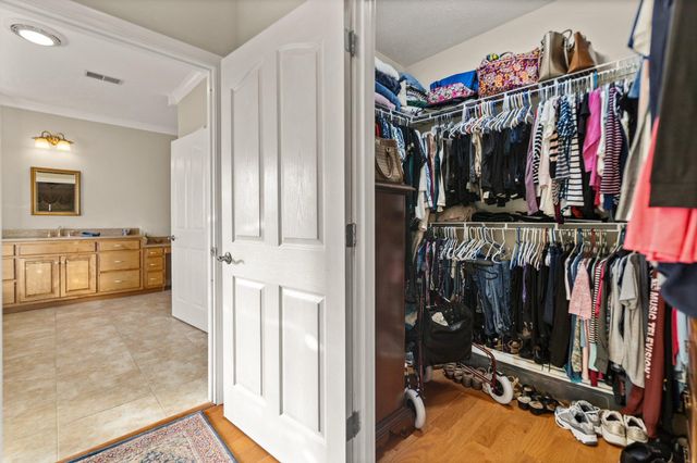 466 Colson Cove Drive, Bronston, KY 42518