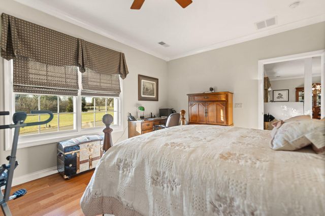 466 Colson Cove Drive, Bronston, KY 42518