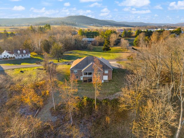 466 Colson Cove Drive, Bronston, KY 42518