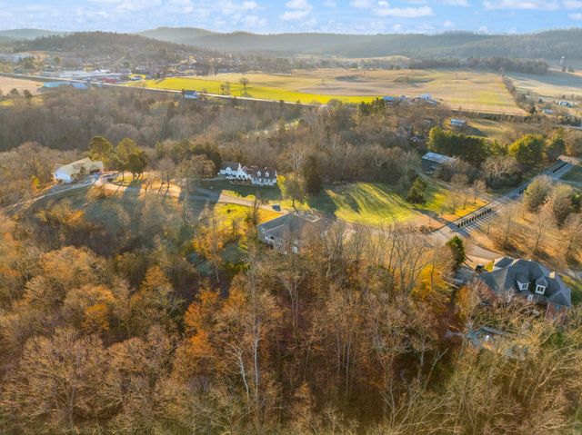 466 Colson Cove Drive, Bronston, KY 42518